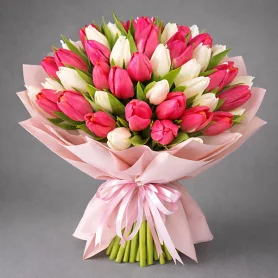 Для моей принцессы - букет из белых и розовых тюльпанов